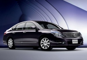 Nissan Teana ด้านข้าง