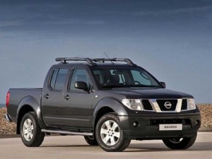 New Nissan Navara 2011 ด้านข้าง (2)