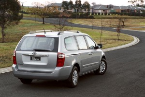 Kia Grand Carnival - Back