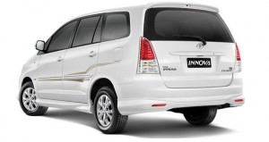 Toyota Innova Exclusive - Back