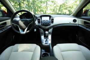 ภายใน Chevrolet Cruze 2012