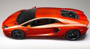 Lamborghini-Aventador-LP-700-4-side-up