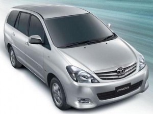 Toyota Innova 2012-Front