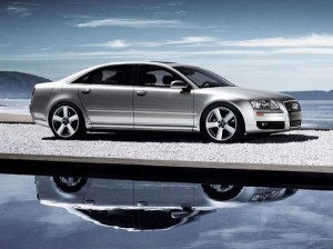 Audi A8 2012-ด้านข้าง