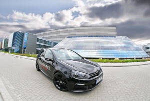 Volkswagen-Golf-R-Siemoneit-Racing-Front