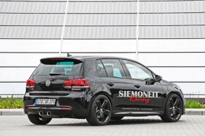 Volkswagen-Golf-R-Siemoneit-Racing-Rear View