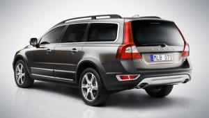 ด้านหลัง Volvo XC70 2012