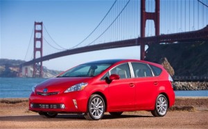 Toyota-Prius-v-Five 2012