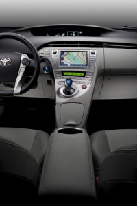 คอนโซลกลางแบบใหม่ของ Toyota Prius 2012 ไมเนอร์เชนจ์