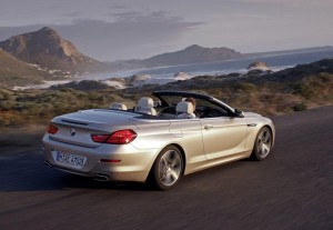 ด้านหลัง BMW Series 6 Convertible 2012