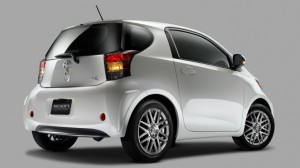 ด้านหลัง Scion iQ EV