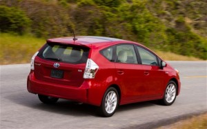 ด้านหลัง Toyota-Prius-v-Five 2012