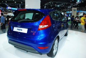 ด้านหลัง Ford Fiesta