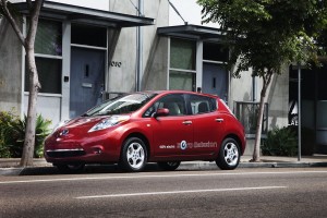 ด้านข้าง Nissan Leaf