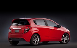 ด้านหลัง Chevrolet Sonic RS 2013