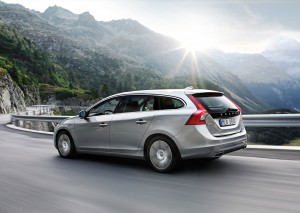 ด้านหลัง Volvo V60 PHEV 2013