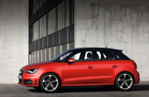 ด้านข้าง Audi A1 Sportback 2012