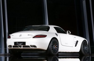 ด้านหลัง Mercedes Benz SLS AMG