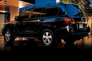 ด้านหลัง Toyota Land Cruiser 200 JDM 2012