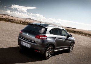 ด้านหลัง 2013 Peugeot 4008