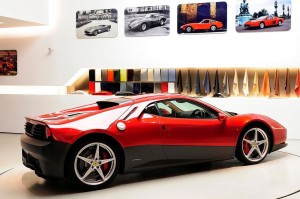 ด้านหลัง Ferrari SP12 EC