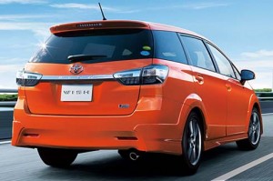 ด้านหลัง Toyota Wish 2012