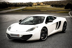 ด้านหน้า 2013 Mclaren MP4-12C