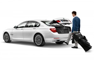 ด้านหลัง 2013 BMW 7-Series