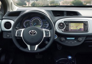 ภายใน Toyota Yaris Hybrid 2013