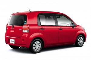 2013 Toyota Porte สีแดง