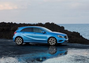 ด้านข้าง 2013 Mercedes Benz A-Class