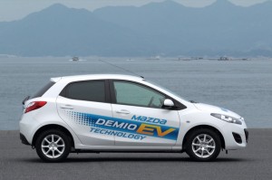 ด้านข้าง Mazda Demio EV