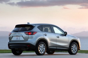 ด้านหลัง 2013 Mazda CX5