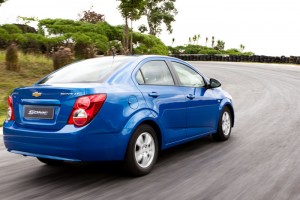 ด้านหลัง Blue Chevrolet Sonic Dynamic