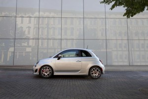 ด้านข้าง Fiat 500 Turbo 2013