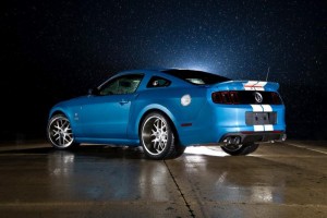 ด้านหลัง 2013 Ford Shelby GT500