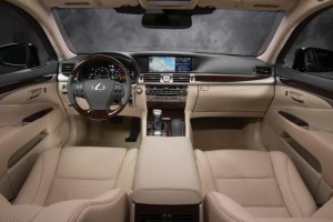 ภายใน 2013 Lexus LS460