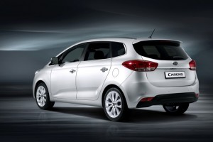 ด้านหลัง Kia Carens 2013