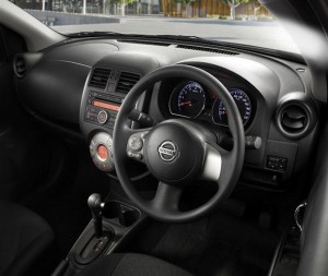 ภายใน Nissan Almera 2013