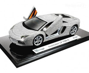 Lamborghini-Aventador-LP700-4-Swarovski-Model