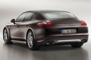 ด้านหลัง Porsche-Panamera-Platinum-Edition