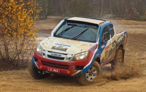 2013-Isuzu-D-Max-Dakar-Rally-Front