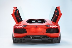 Lamborghini-Aventador-LP-700-4-Rear