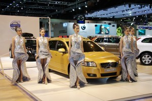 Volvo V50 2013 และพริ้ตตี้สาว