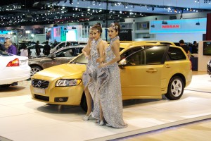 Volvo V50 2013 และพริ้ตตี้สาว