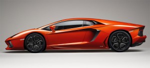 Lamborghini-Aventador-LP-700-4-Side