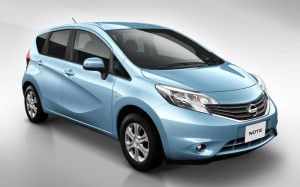 Nissan Versa Note 2013 ด้านหน้า