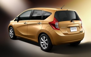 Nissan Versa Note 2013 ด้านหลัง