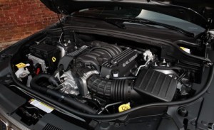 Jeep-Grand-Cherokee-SRT8-Hyun-Black-Edition-Engine