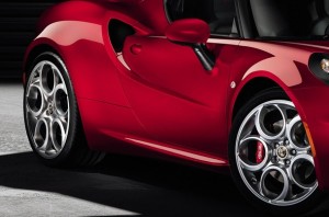 Alfa-Romeo-4C-Side